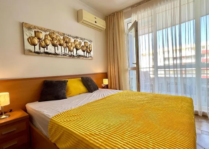 Bratanov Plaza Apartment *