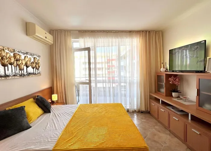 Apartment Bratanov Plaza