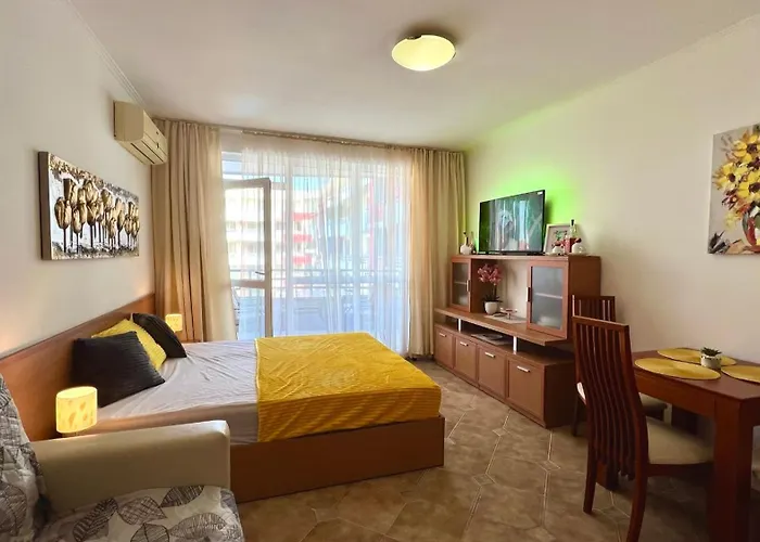 Bratanov Plaza Apartment *