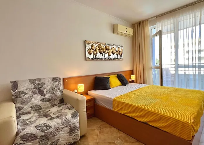 Bratanov Plaza 阳光海滩