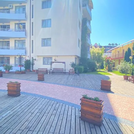 Bratanov Plaza *