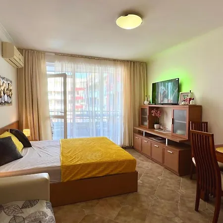 Bratanov Plaza Apartment *