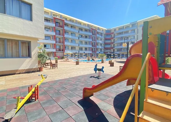 Bratanov Plaza * Slăntjev Brjag