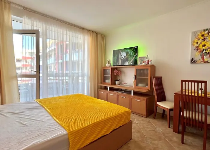 Bratanov Plaza * Slăntjev Brjag